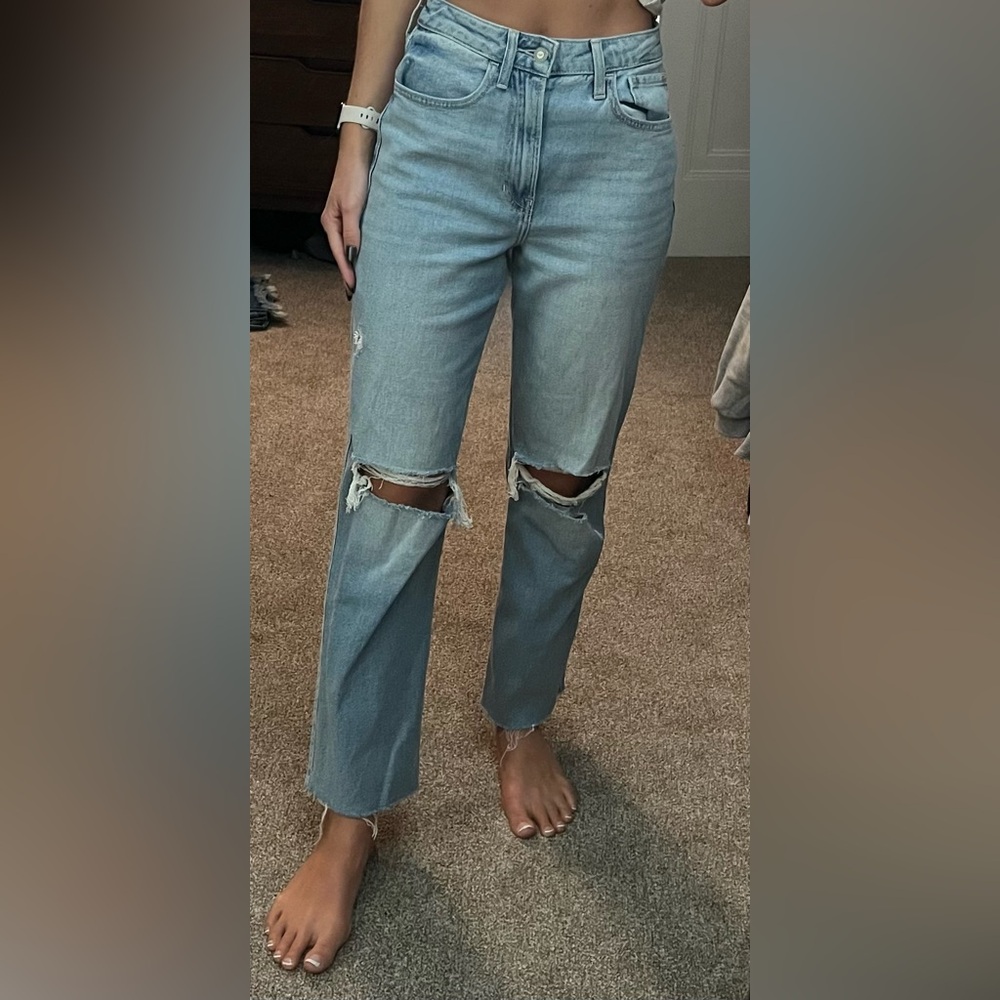 Hollister Distressed Blue Jeans *SIZE 3R*